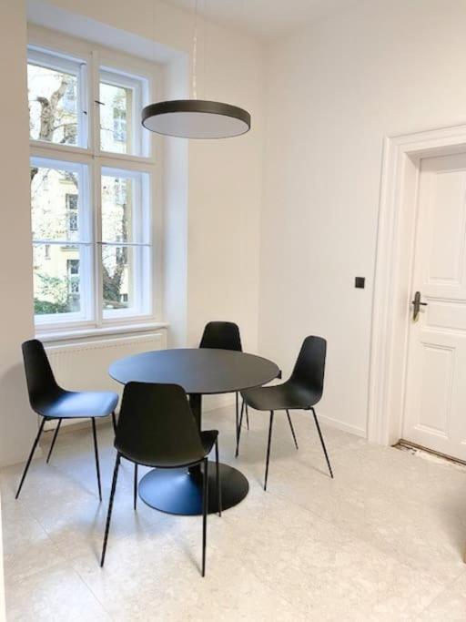 Capitol Deluxe Apartment Prag Exteriör bild
